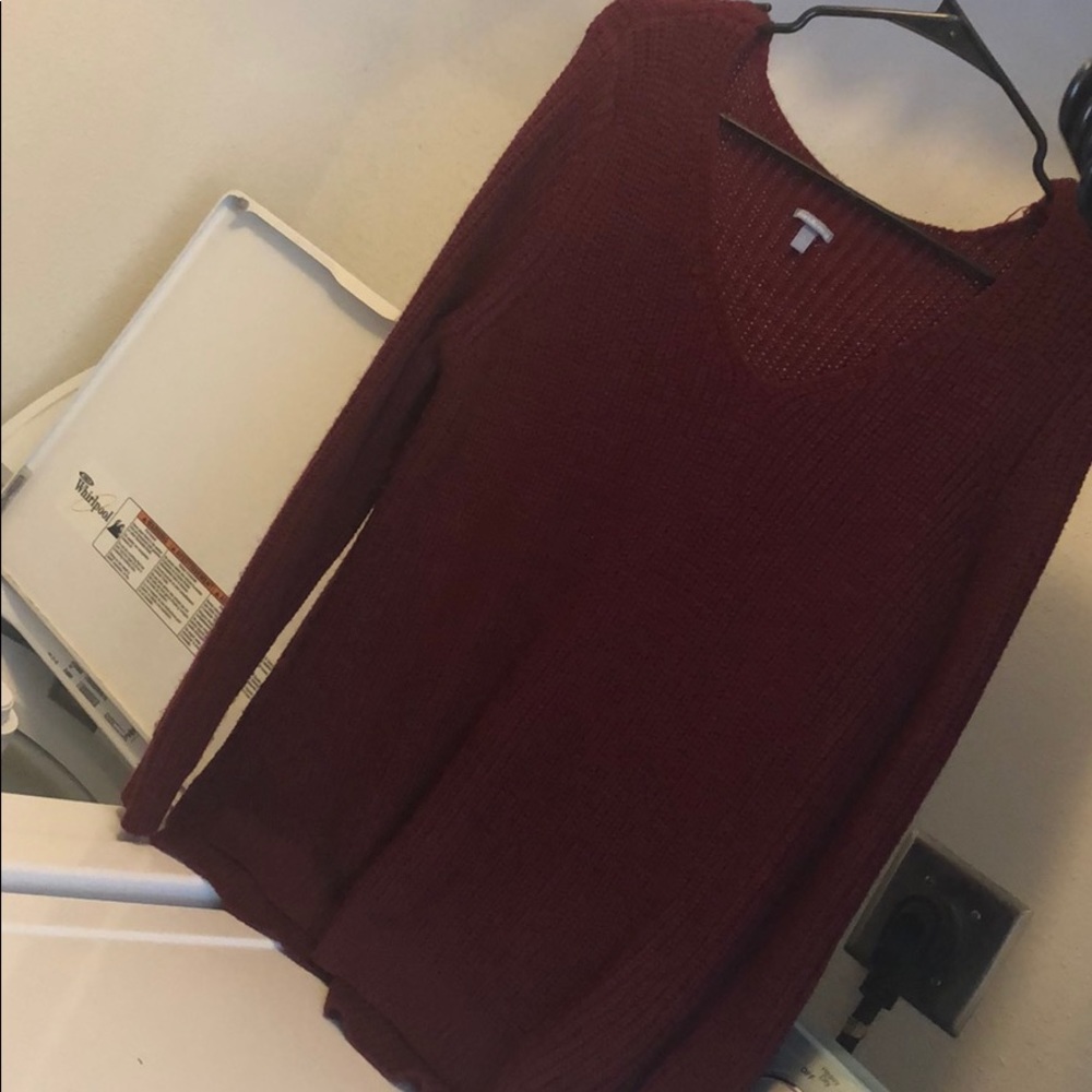 Maroon sweater
